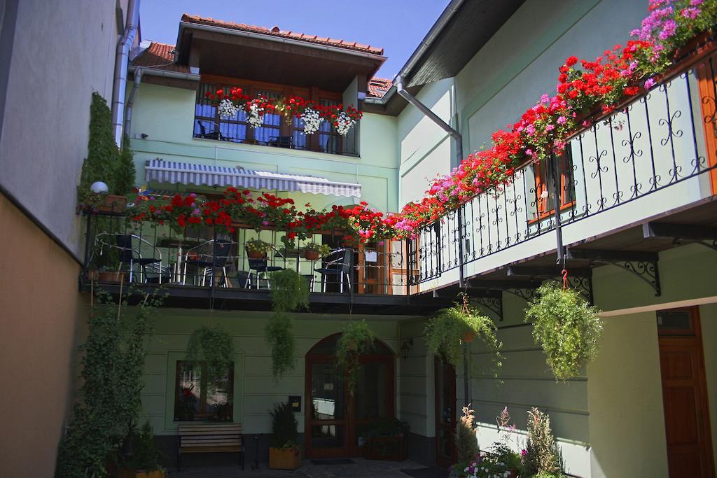 Boutique Penzion Slovenska - Penzion Bella Sicilia Presov Exterior photo